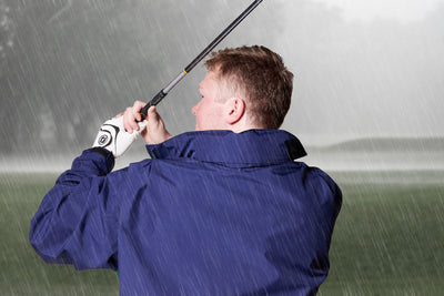 How Should I Dress for Golf in the Rain?